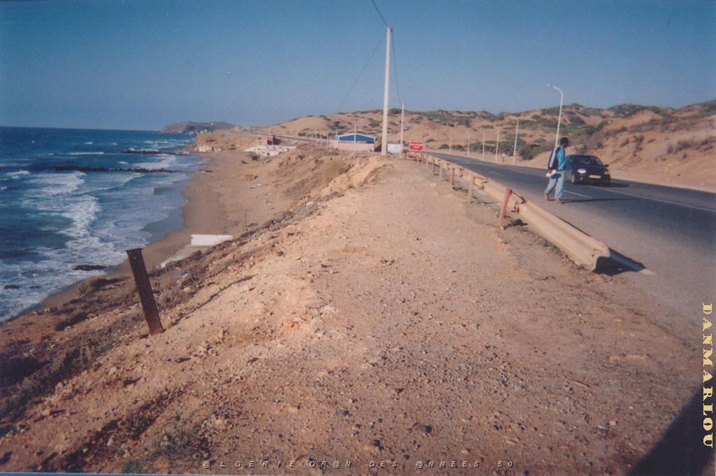 VOYAGE DU 09 2005 017 BOU SFER LA GRANDE PLAGE.JPG